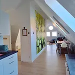 Direkt Am Wald Mit Panoramablick Bis Zur Pfalz شقة