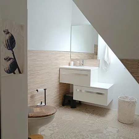 Direkt Am Wald Mit Panoramablick Bis Zur Pfalz 아파트 *