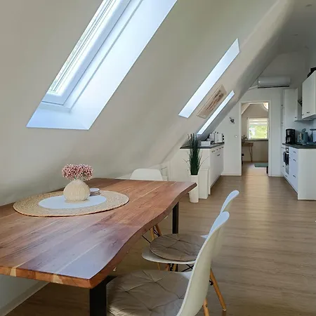 Direkt Am Wald Mit Panoramablick Bis Zur Pfalz *